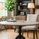 Extendable round table with central leg – Chic country spirit