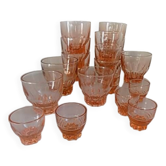 Lot de verres roses