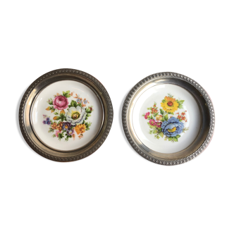 Pair of decorative plates in porcelain contour tin