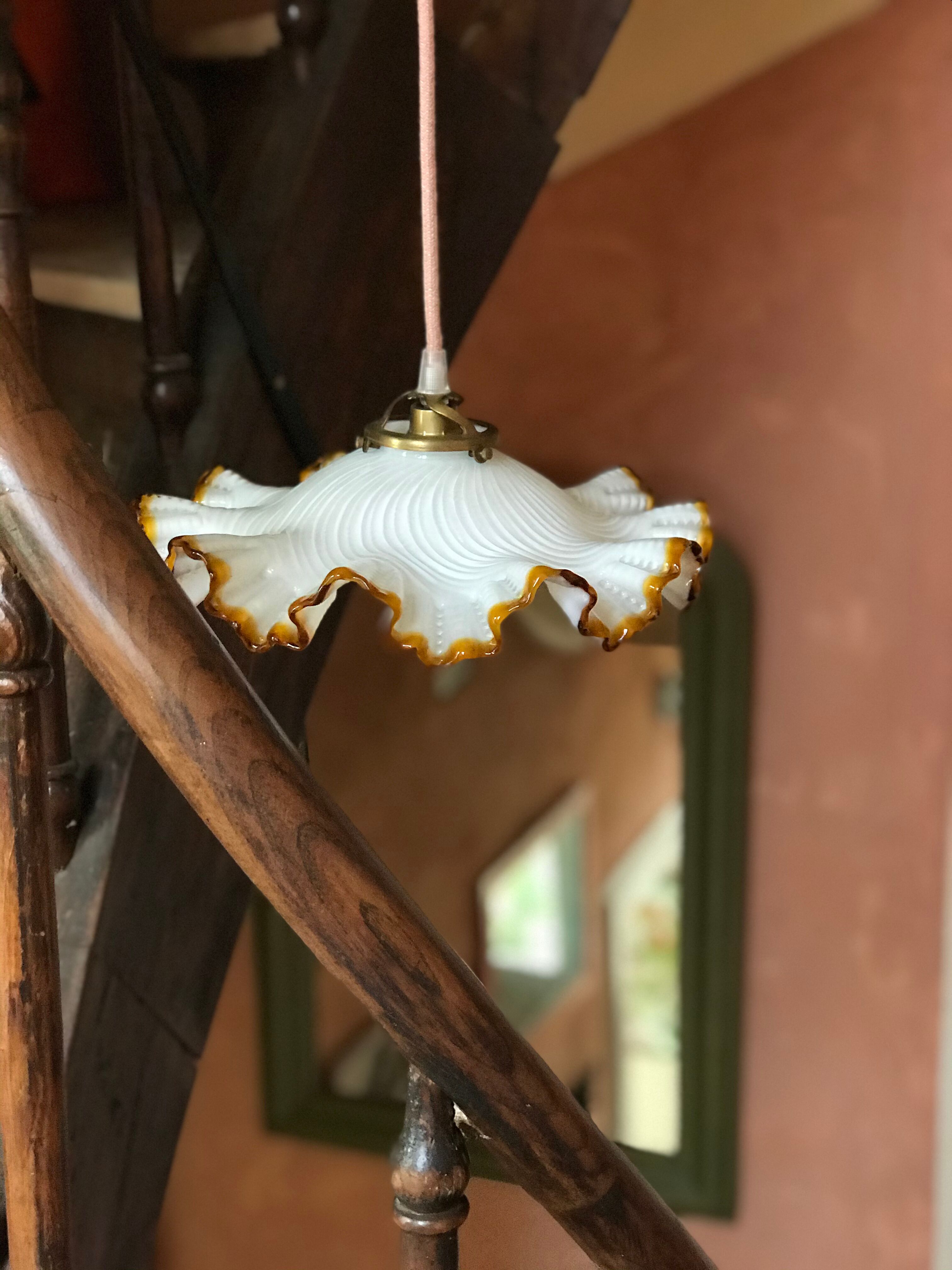 Suspension in opaline skirt