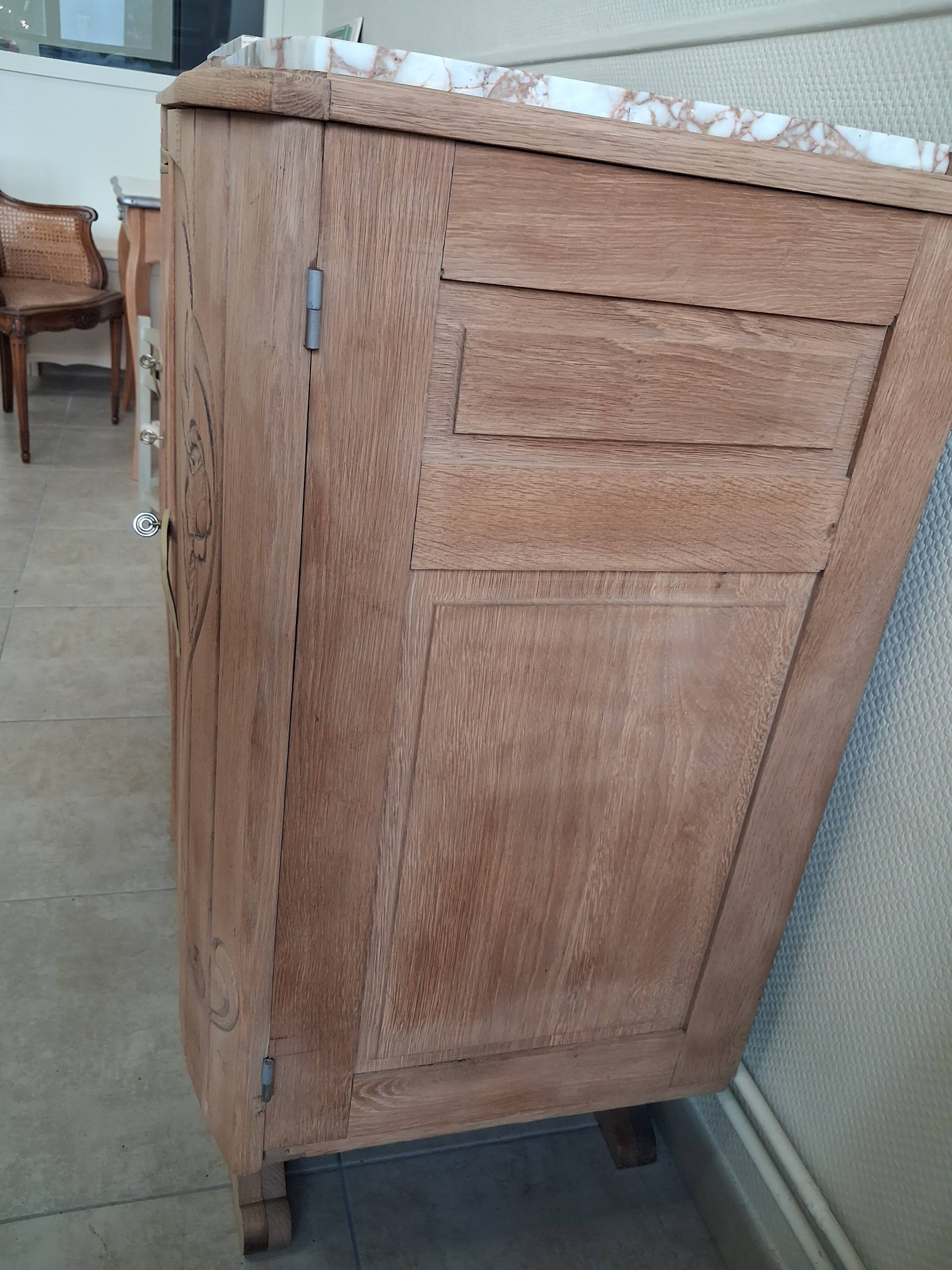Buffet en chêne  3 portes