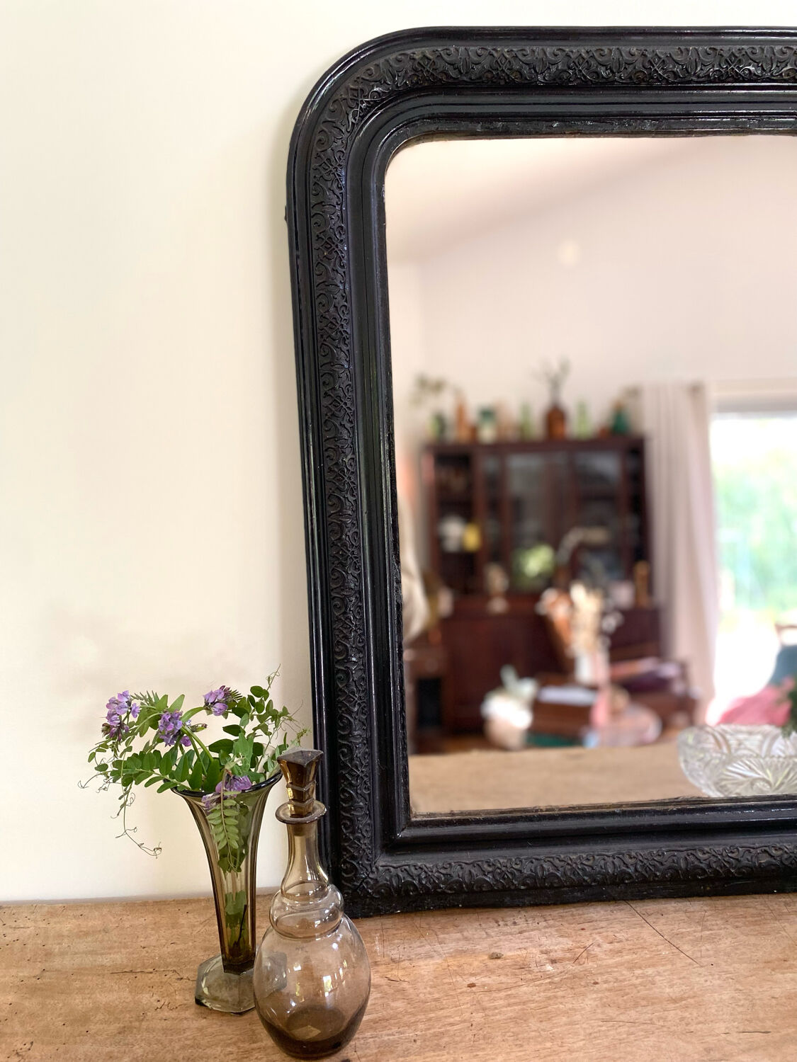 Louis Philippe period mirror with a plate repainted in black
