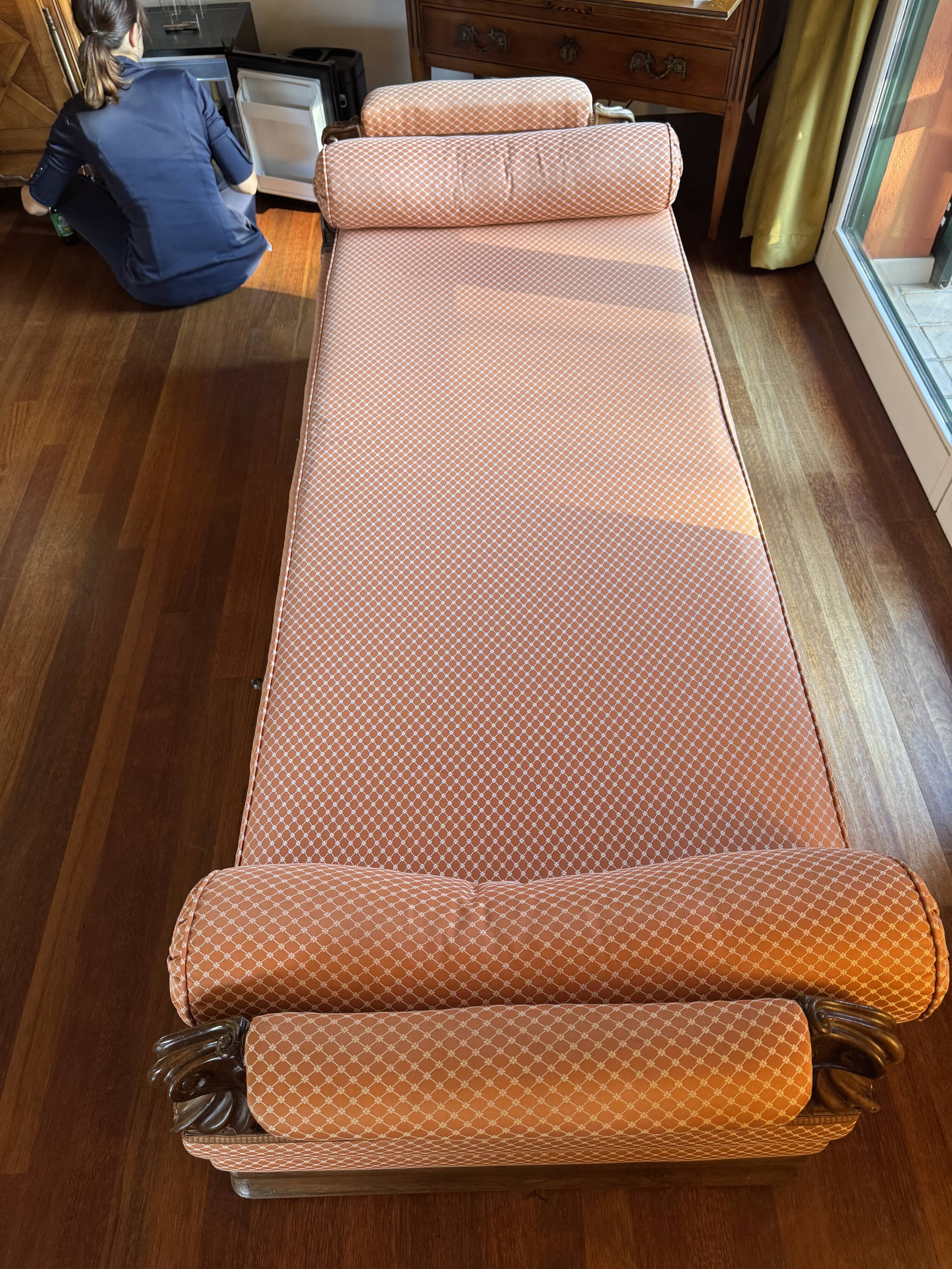 Méridienne vintage en bois sculpté