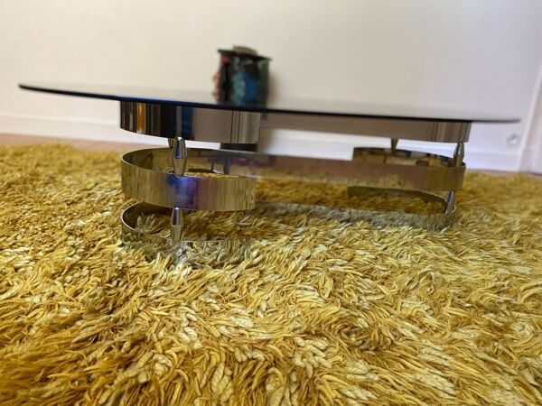 Table basse ovale en métal chromé et verre fumé
