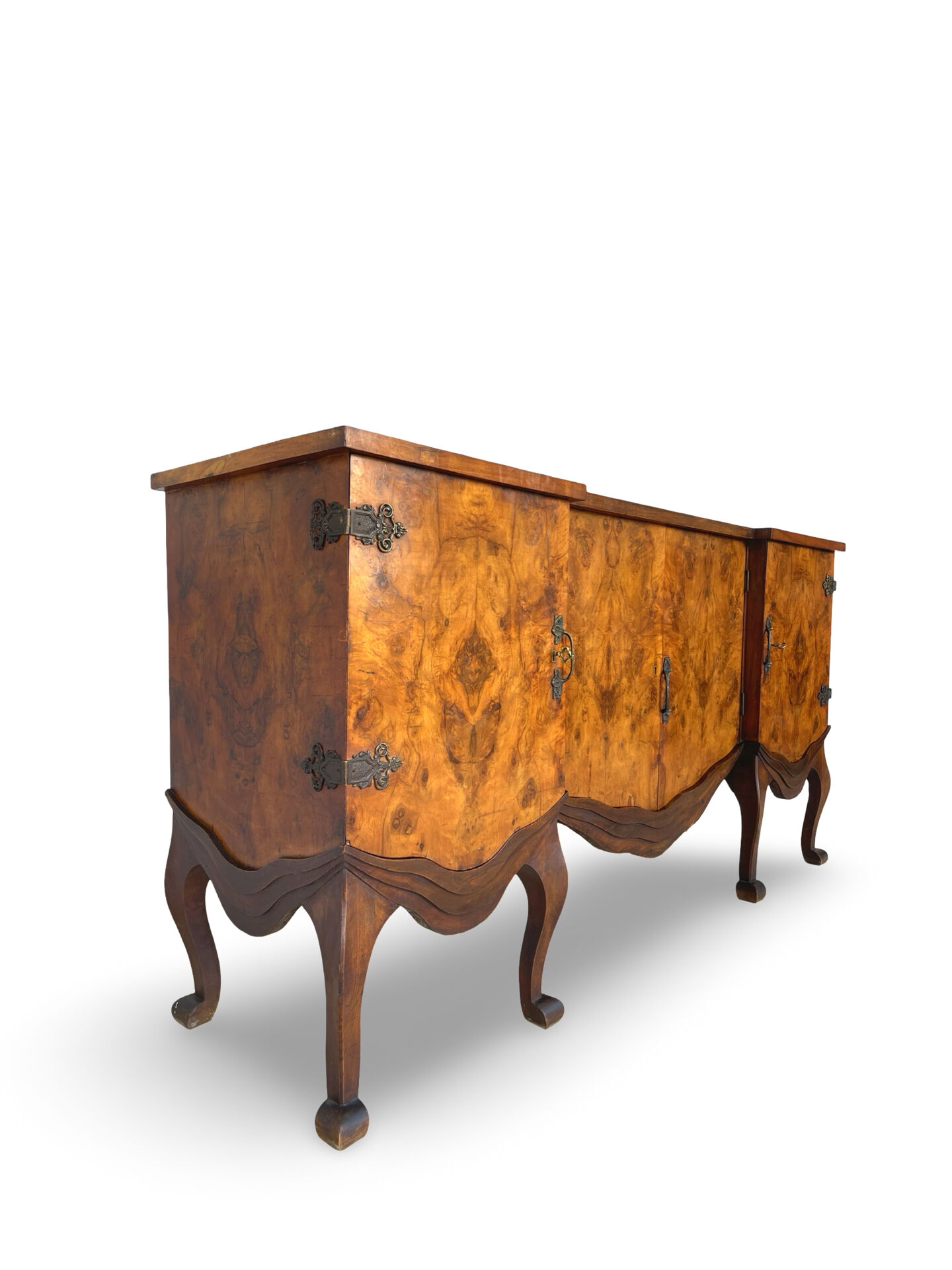 Walnut buffet, antique Italian, 1930s.