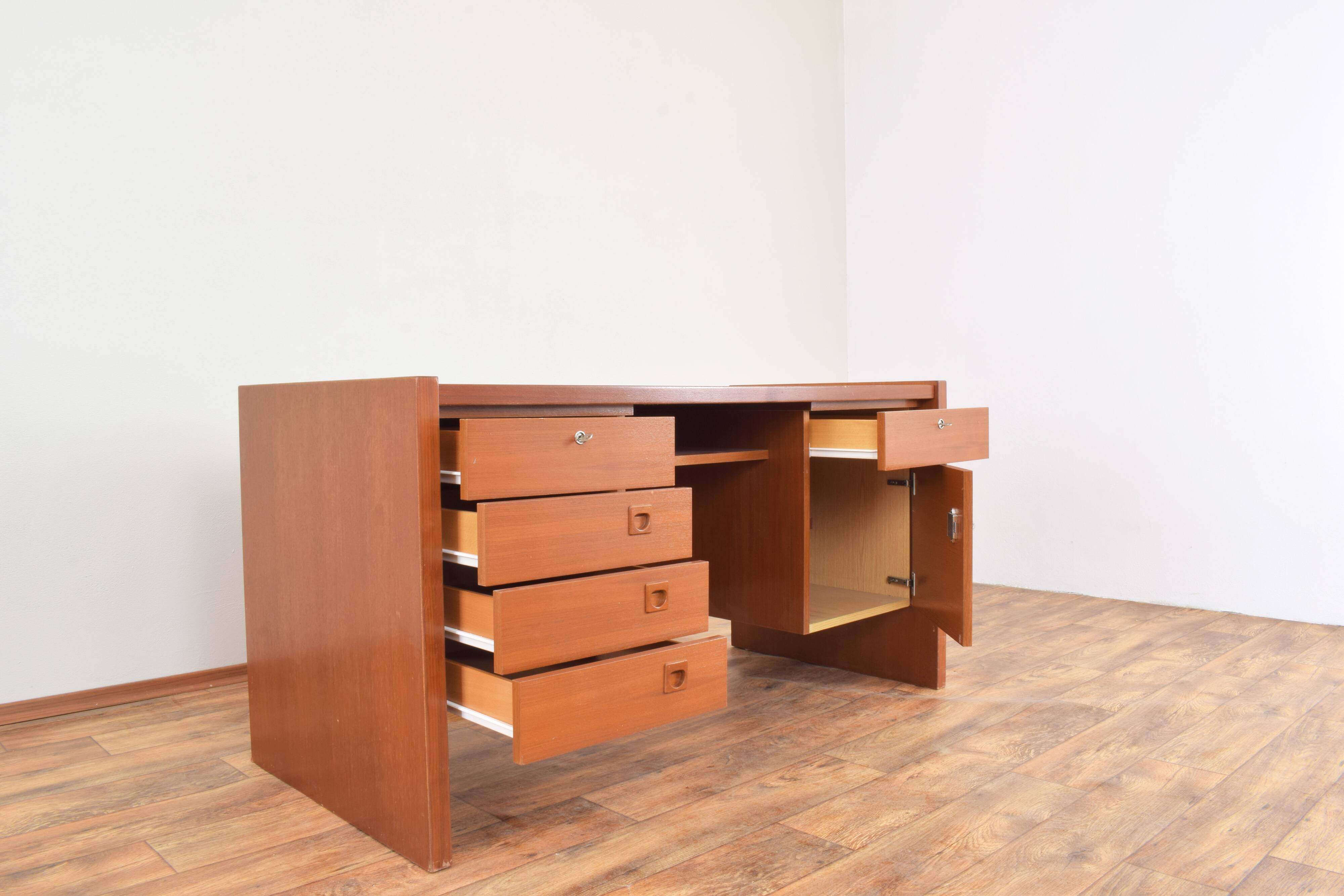 Mid-Century Danish Teak Desk, 1980s.