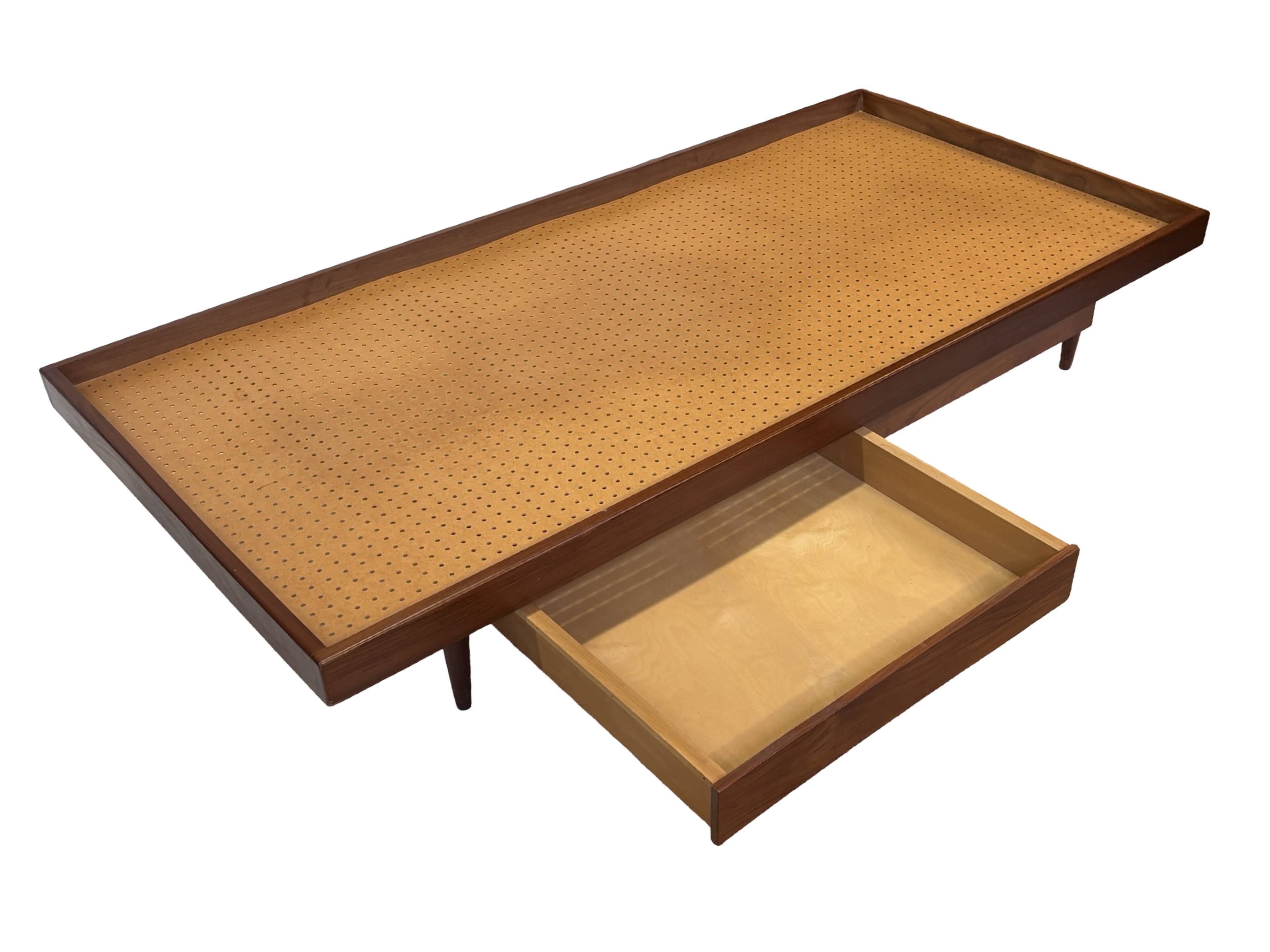 Vintage mid century daybed in teak design with drawers