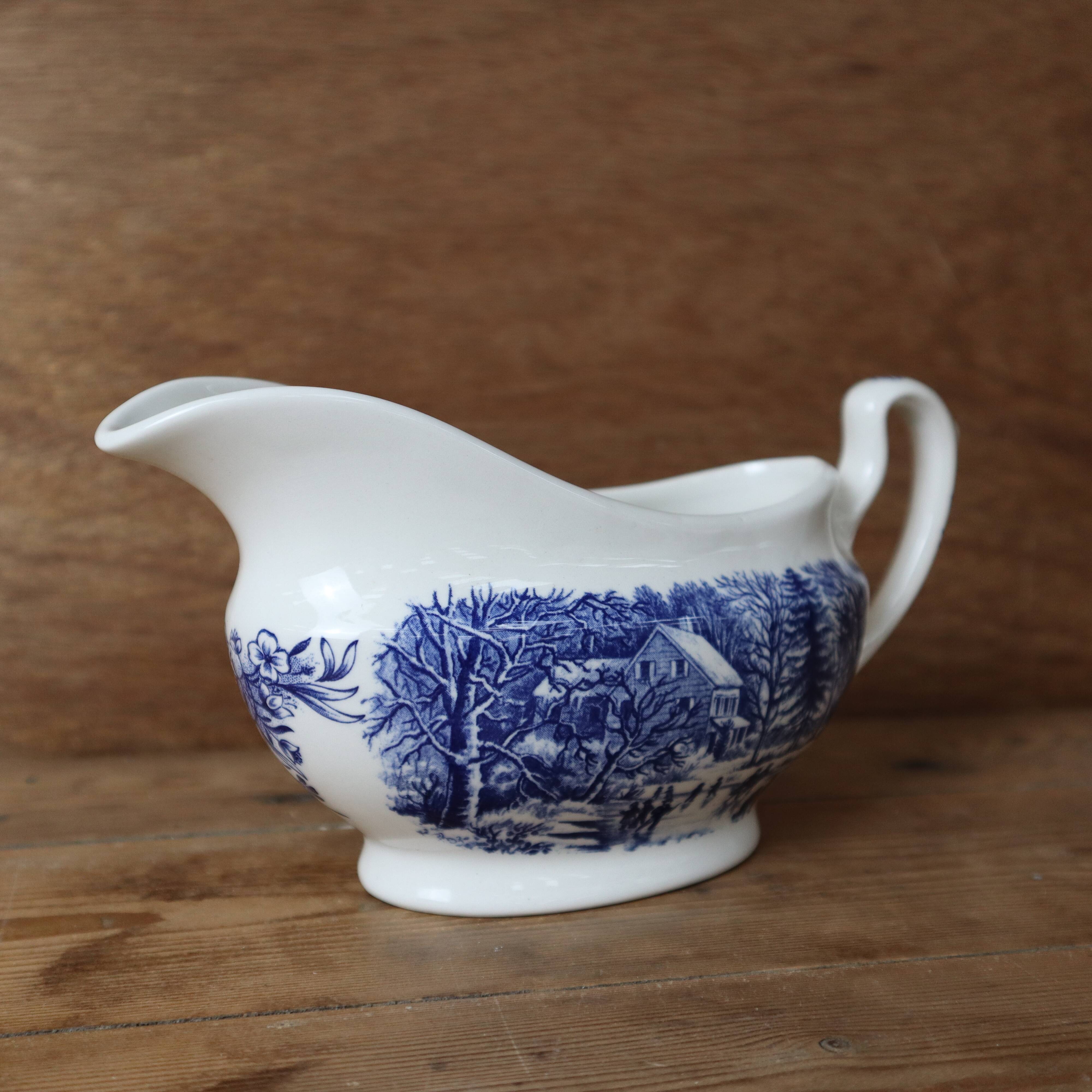 Old English Churchill "early winter" sauce boat