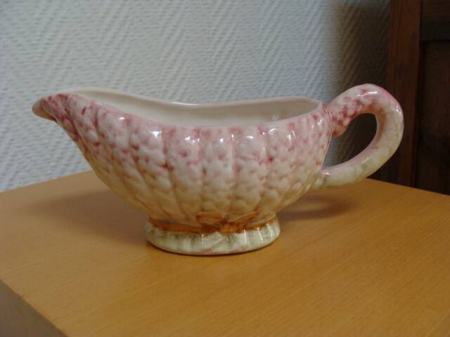 Asparagus sauce boat in slip