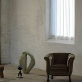 Mid-20th century, pair of Danish shell lounge chairs in green velvet, 1940s.