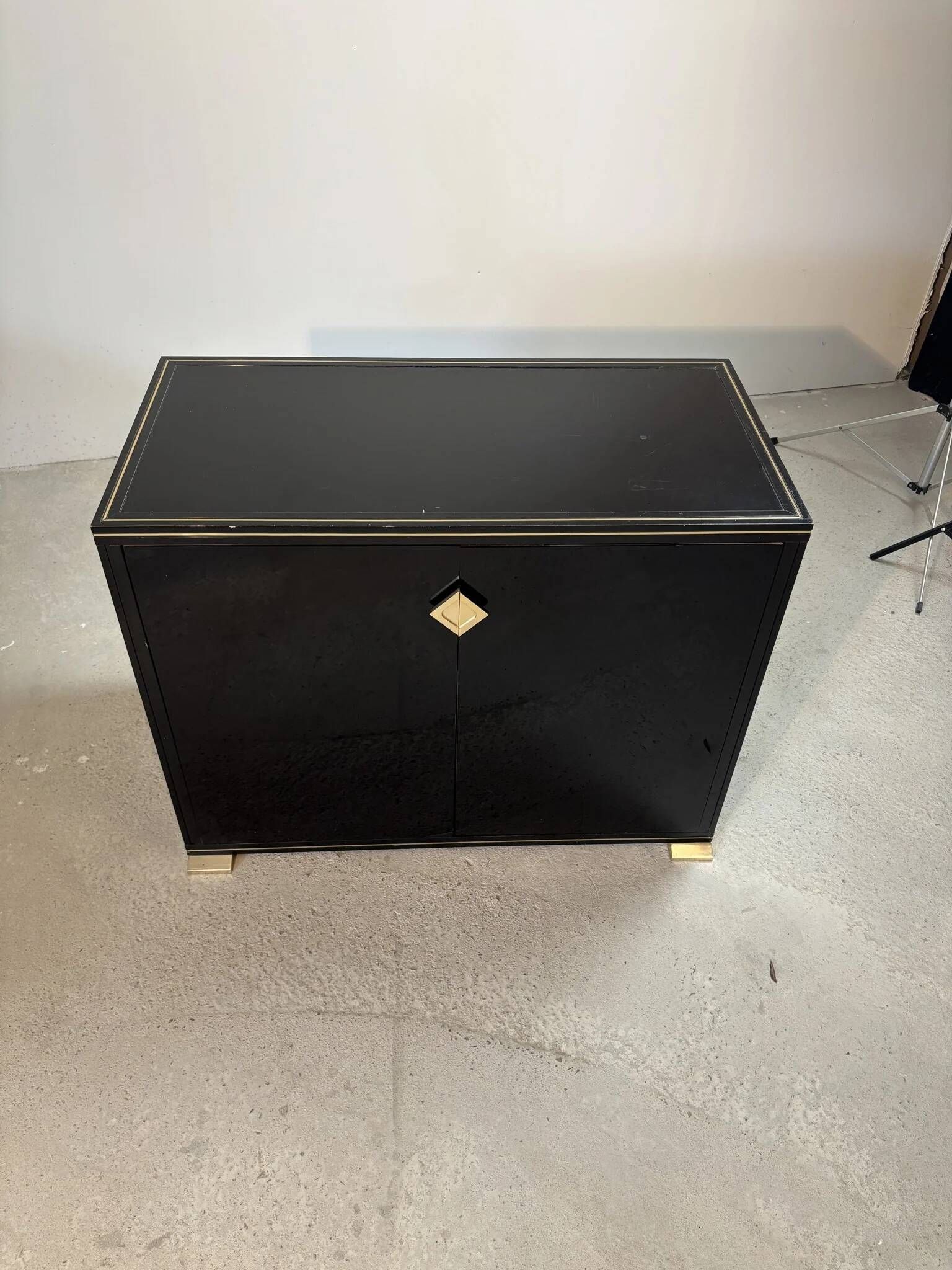Small buffet Pierre Vandel black lacquered