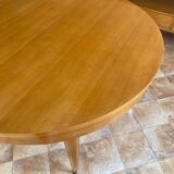 Extendable round cherry wood table