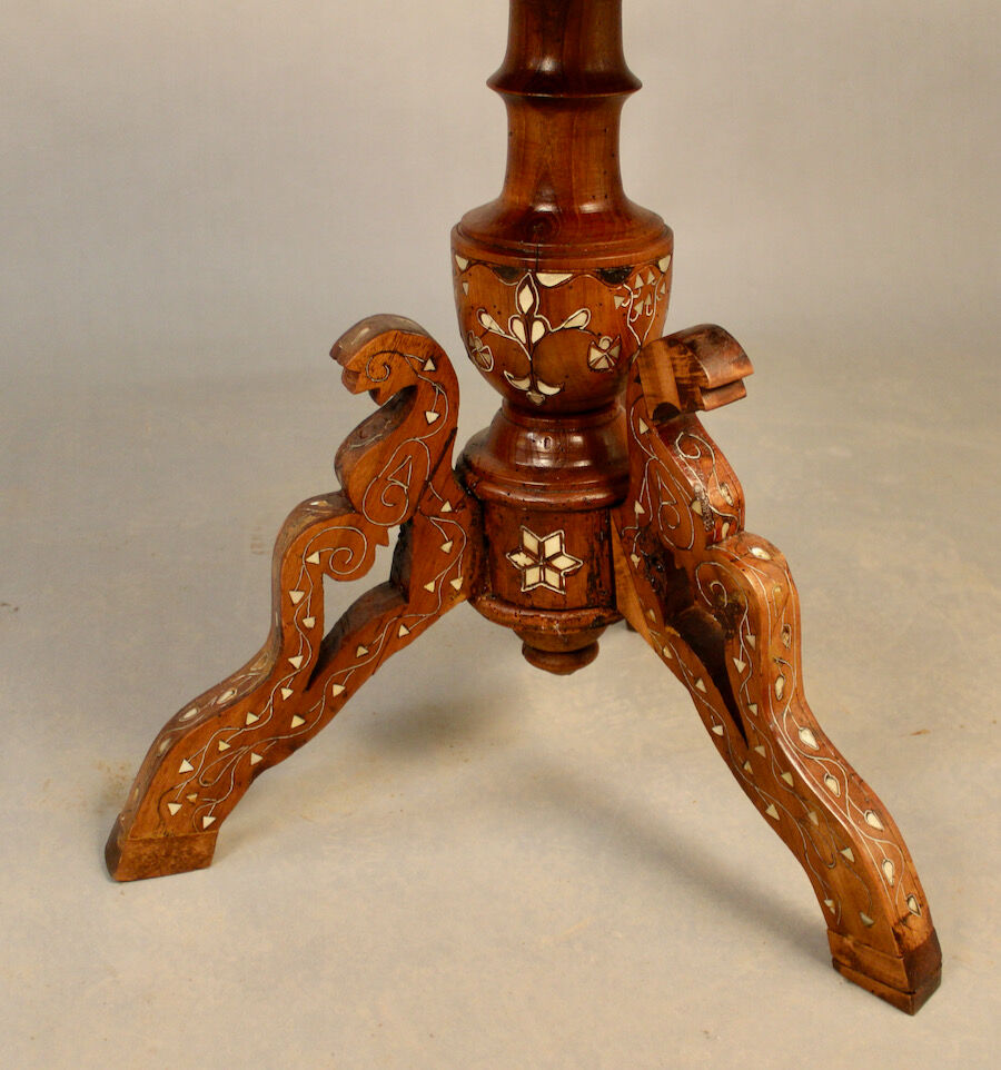 Central Foot Nacre Inlay Pedestal Table