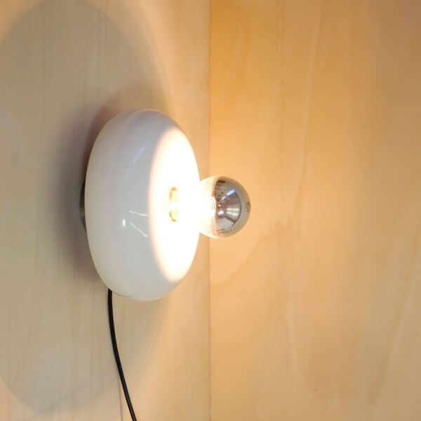 Ingo Maurer, lampe de table ou applique Pox, 1966.