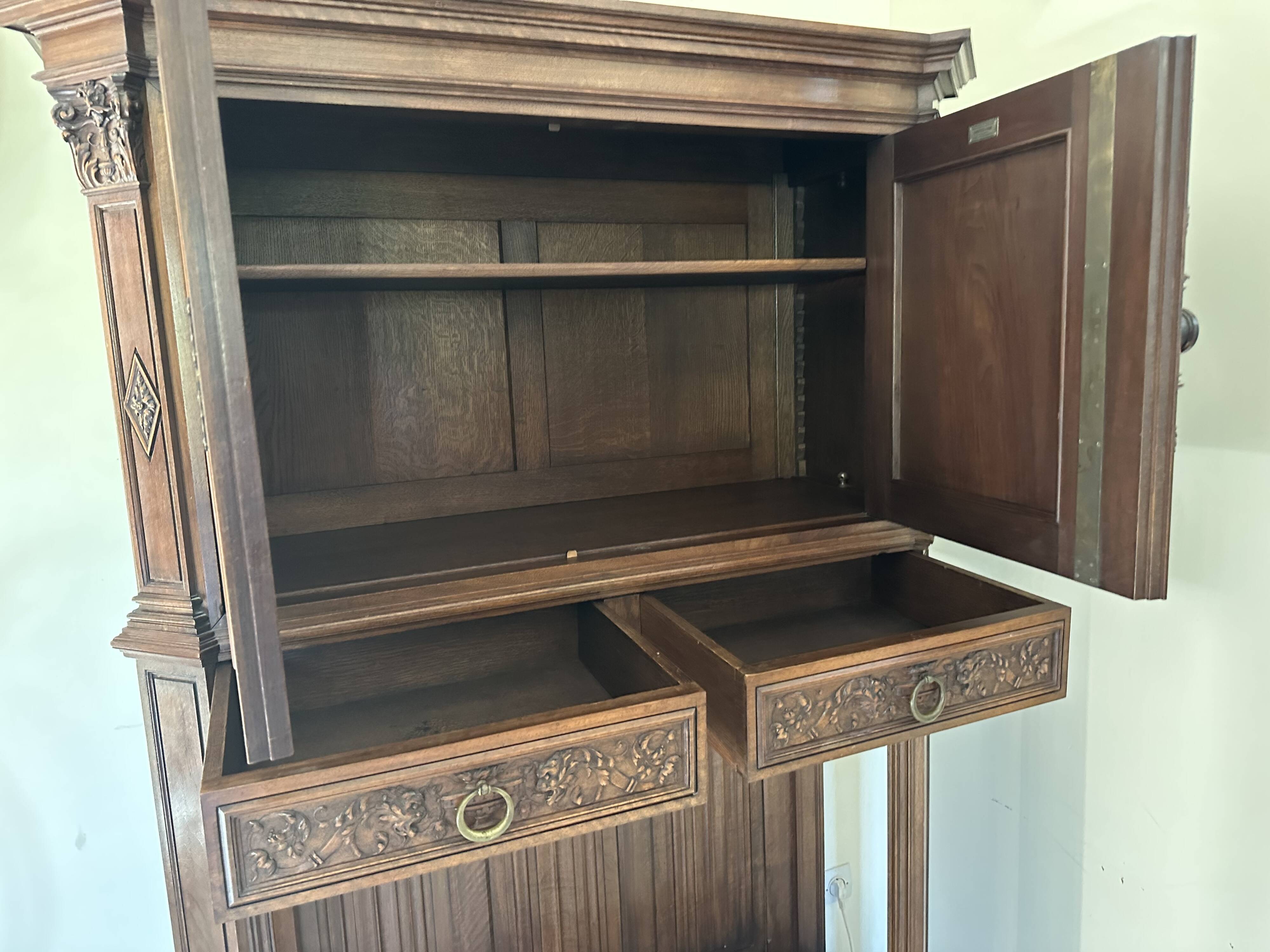 HAENTGES FRÈRES Renaissance style cabinet in carved walnut, late 19th century