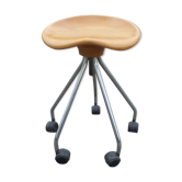 Stool metal structure adjustable in height on wheels