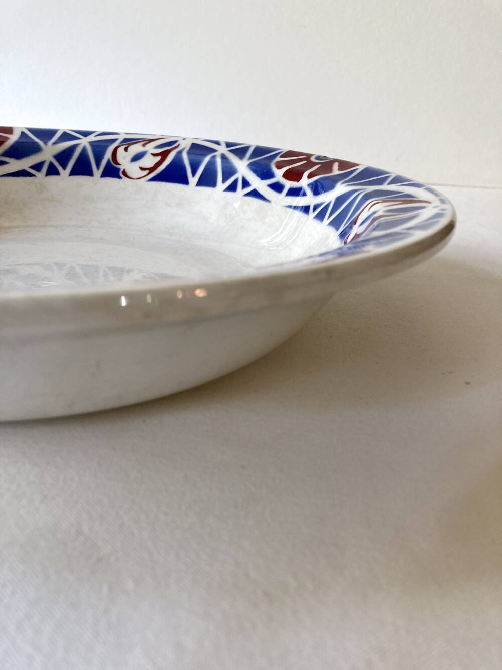 Round plate, Sarreguemines, Robinson model
