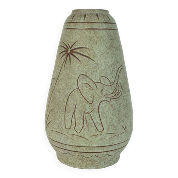 Vase en céramique u-keramik des années 1960, modèle n° 137/30, décor éléphants et palmiers.