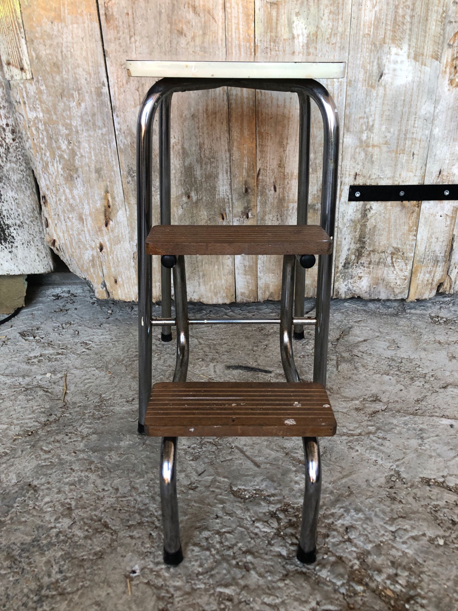 Stepladder stool formica
