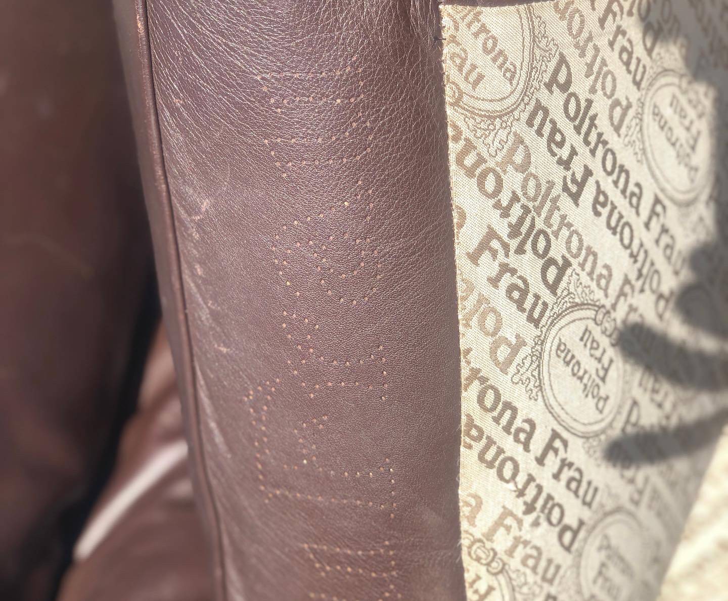 Pair of leather sofas model "Petronio" by Tito Agnoli for Poltrona Frau