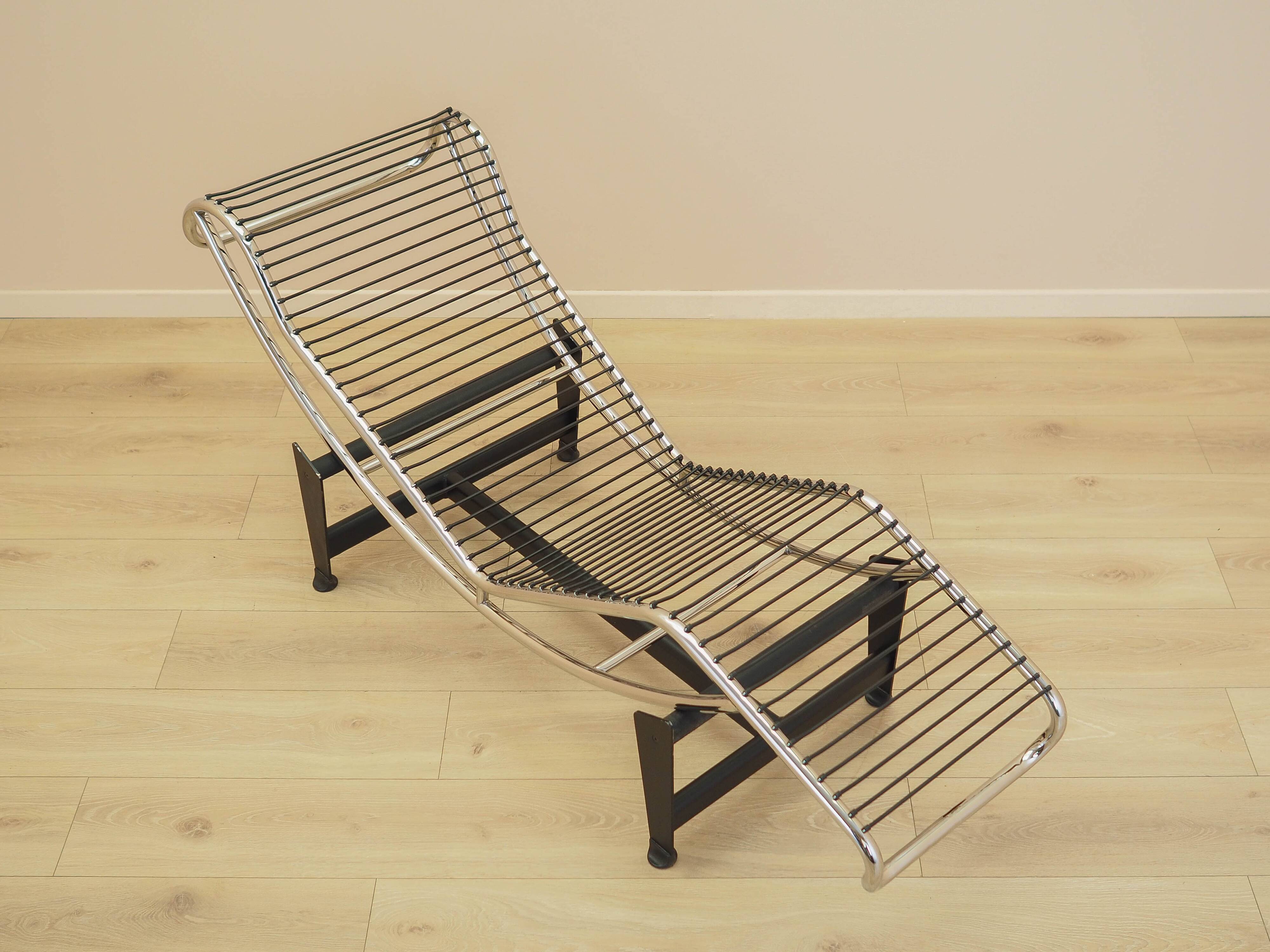 Leather chaise longue, LC4 style, 1980s, made in Italy