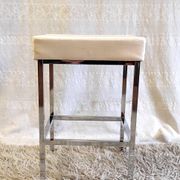 Tabouret design en métal chromé et similicuir blanc - mid. XXème