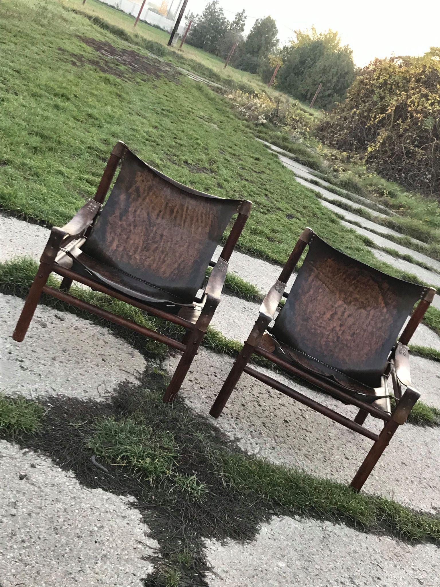 Fauteuils Safari en cuir années 1960