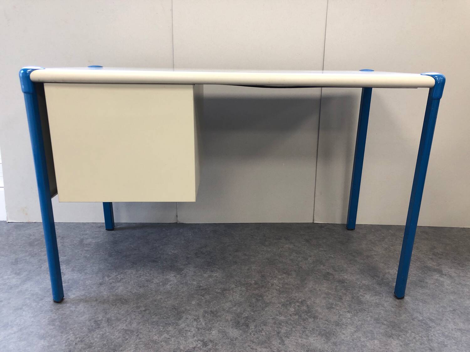 Sansen industrial desk