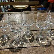 Set of 8 Vendome crystal glasses