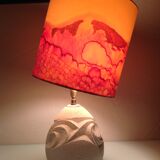 Ovoid lamp in carved stone and printed lampshade / vintage 60-70s