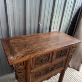 Commode chinoise sculptée en orme