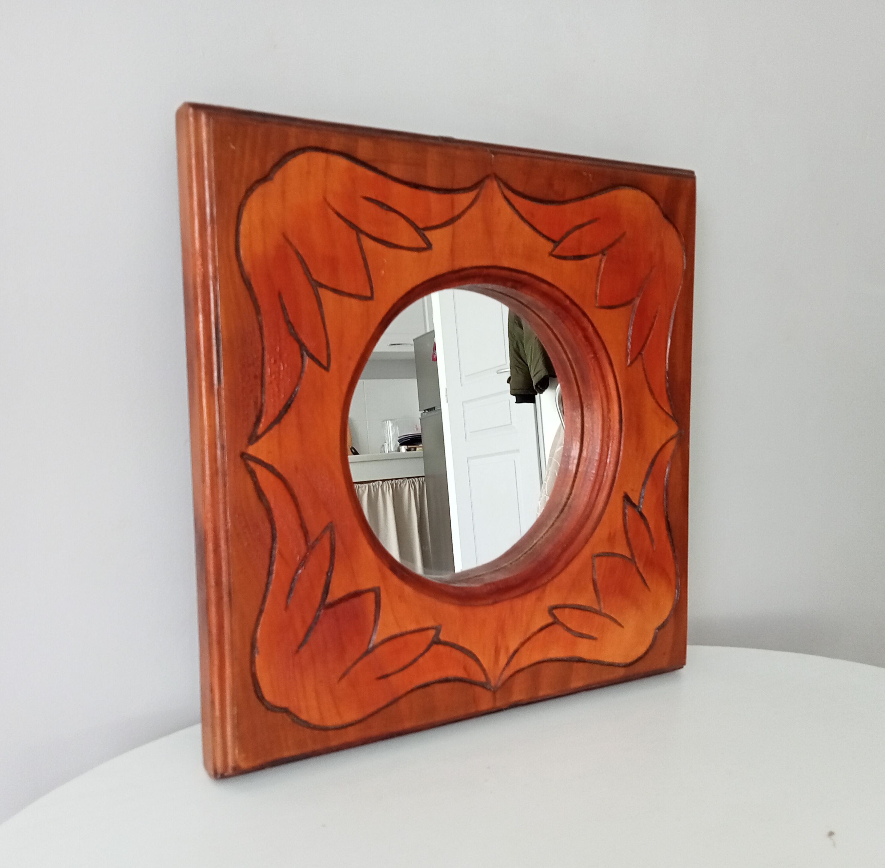 Vintage mirror in carved solid wood, 35 cm