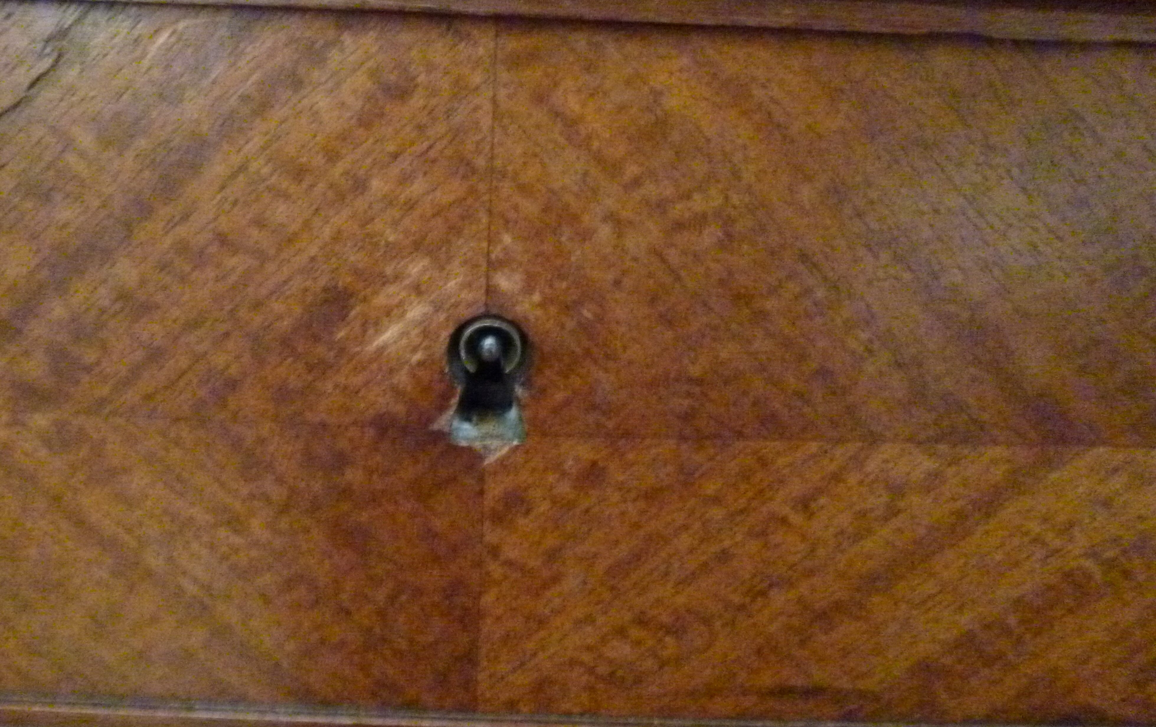 Meuble de toilette en marbre rose et miroir