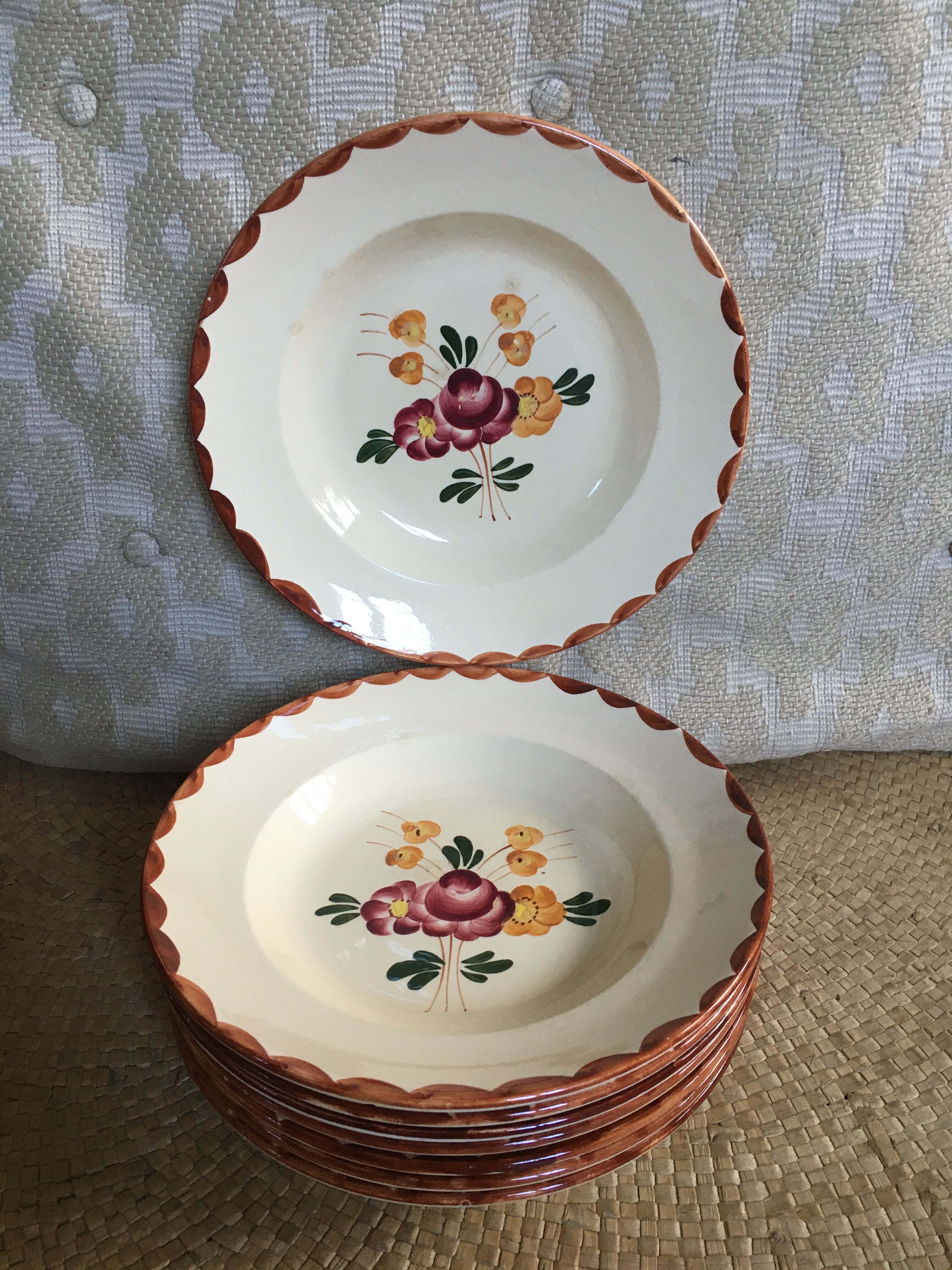 Series of 8 soup plates