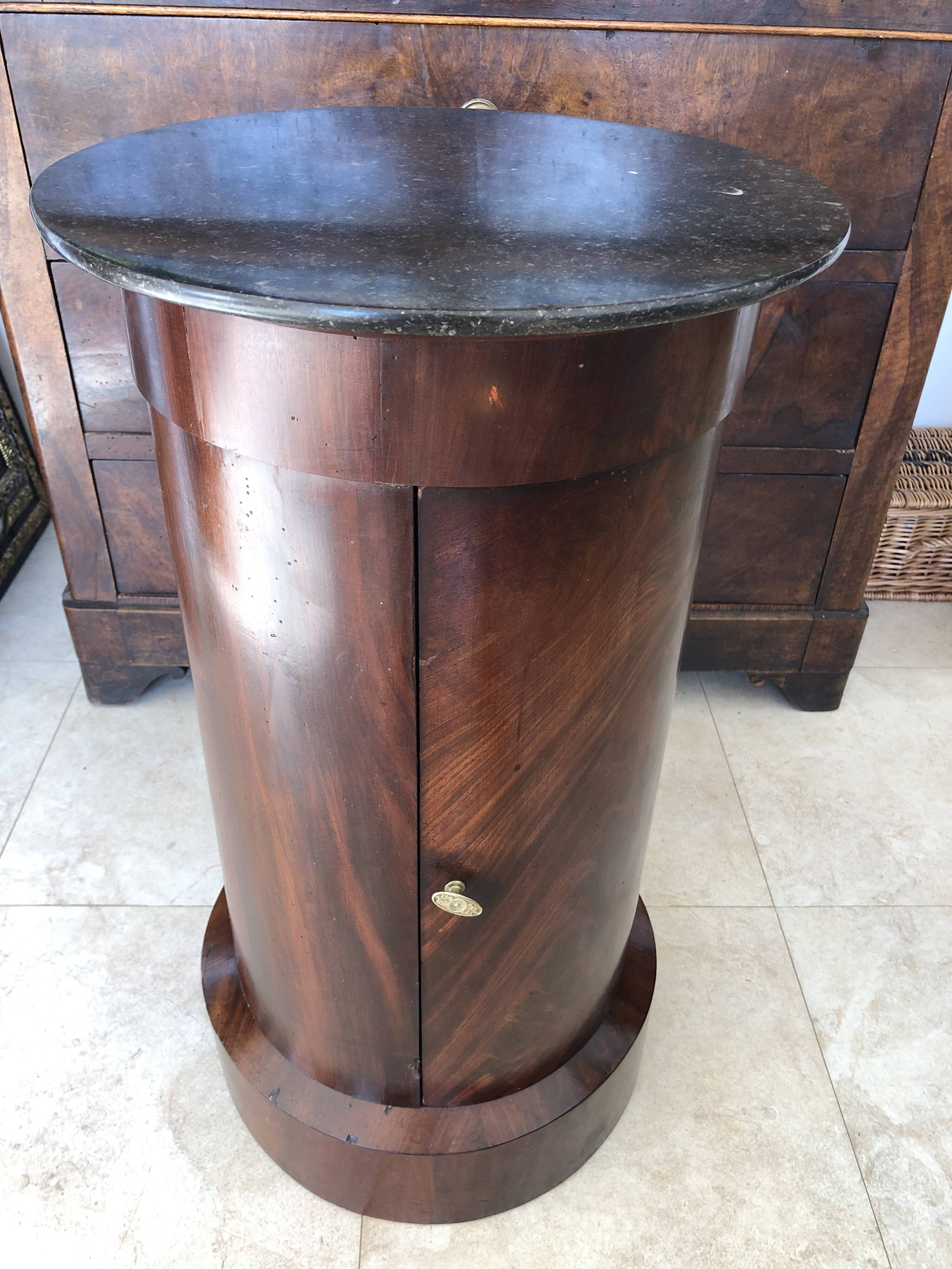 Empire Period Somno in Flamed Mahogany and Anthracite Sainte-Anne Marble