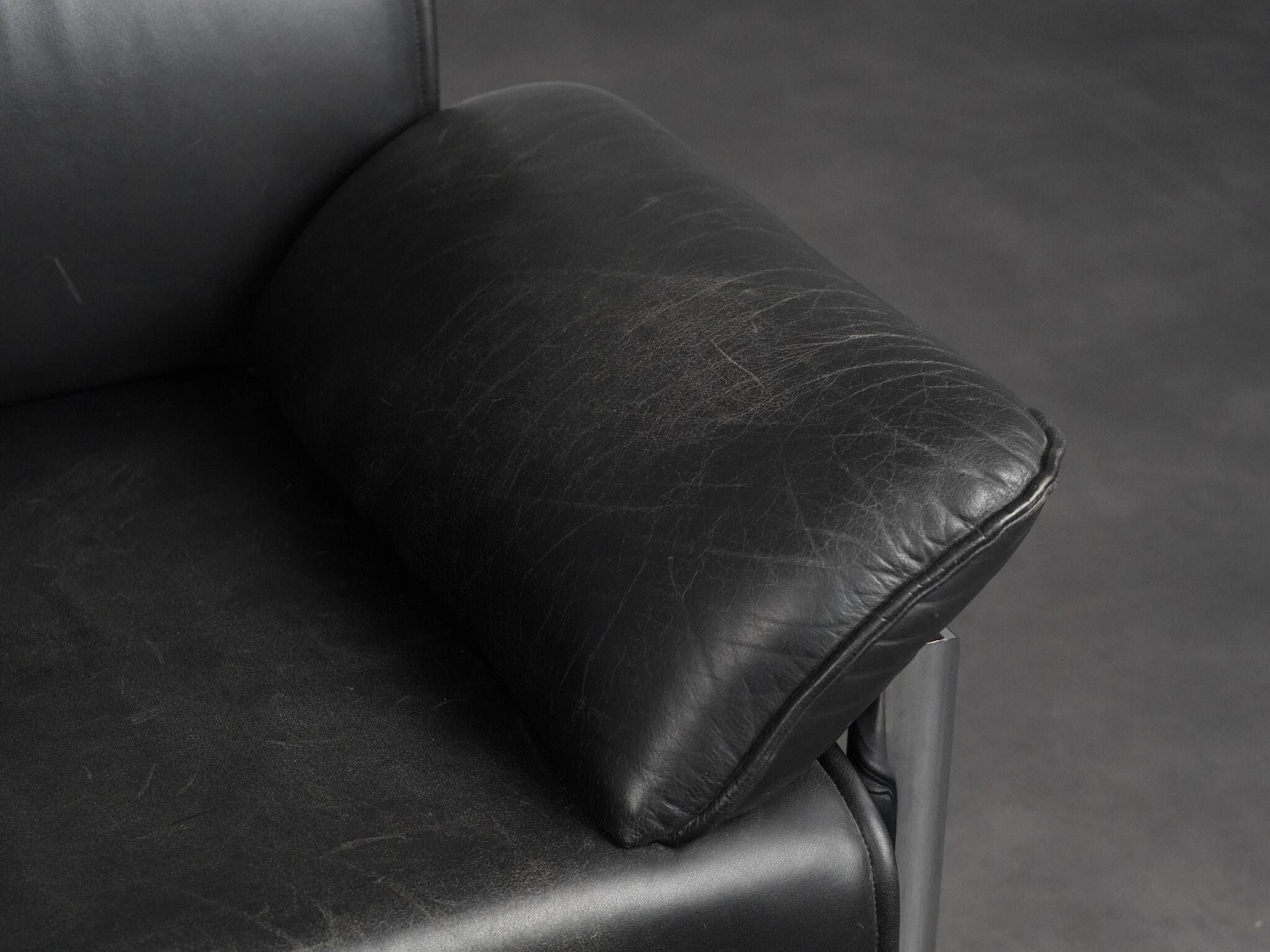 Leather and chrome lounge chair, Italy, 1990s