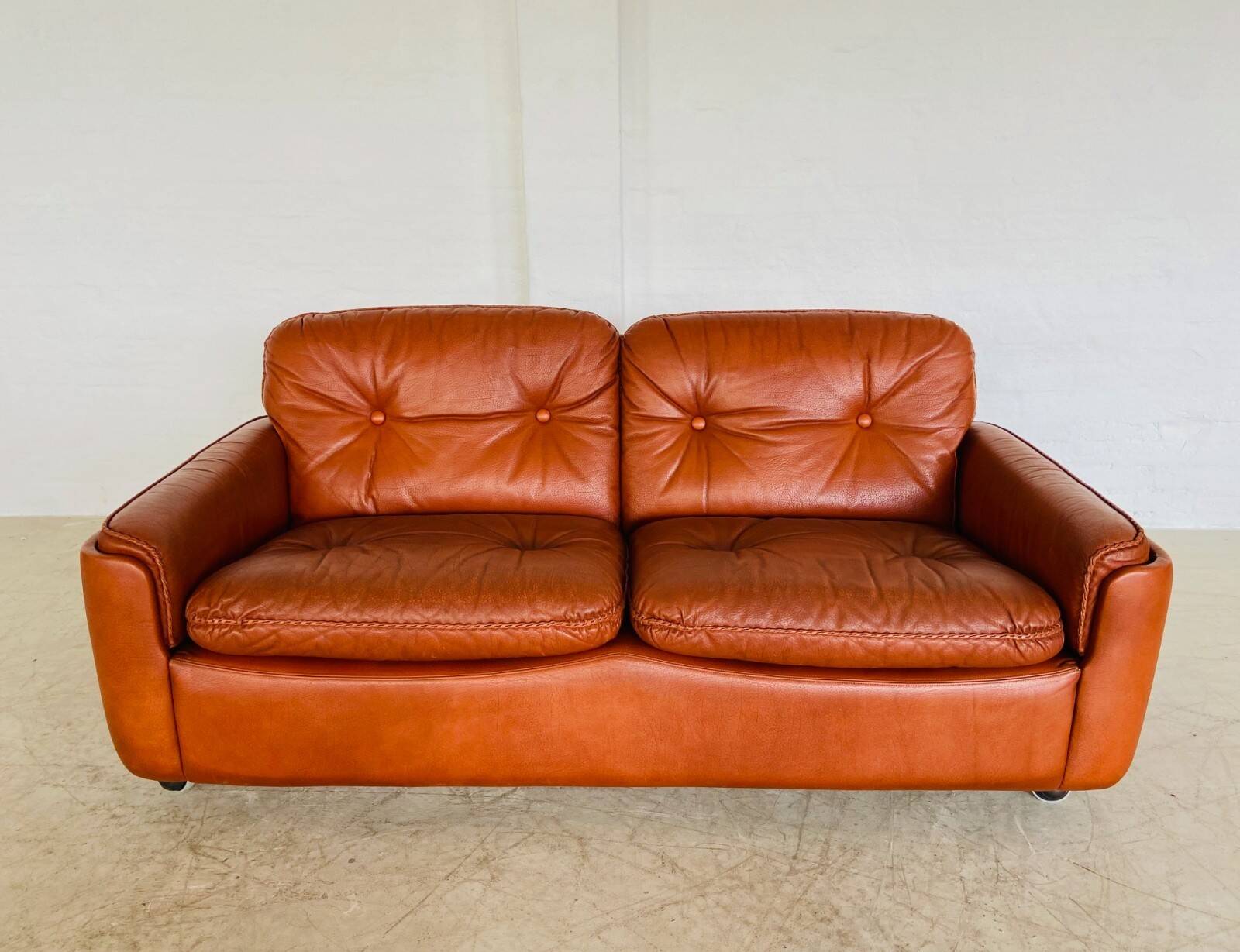 Canapé 2 places vintage danois en cuir cognac du milieu du siècle par Sigurd Resell