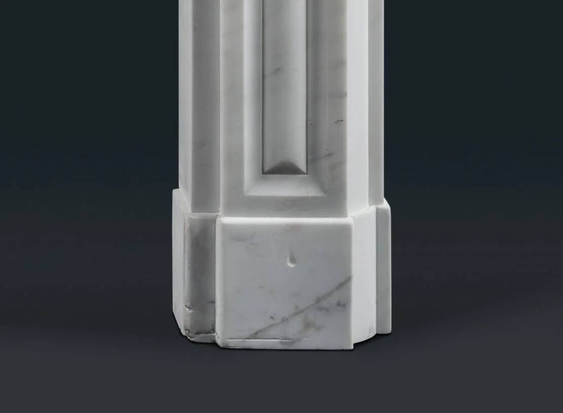 Cheminée en marbre de Carrare de style Régence anglaise