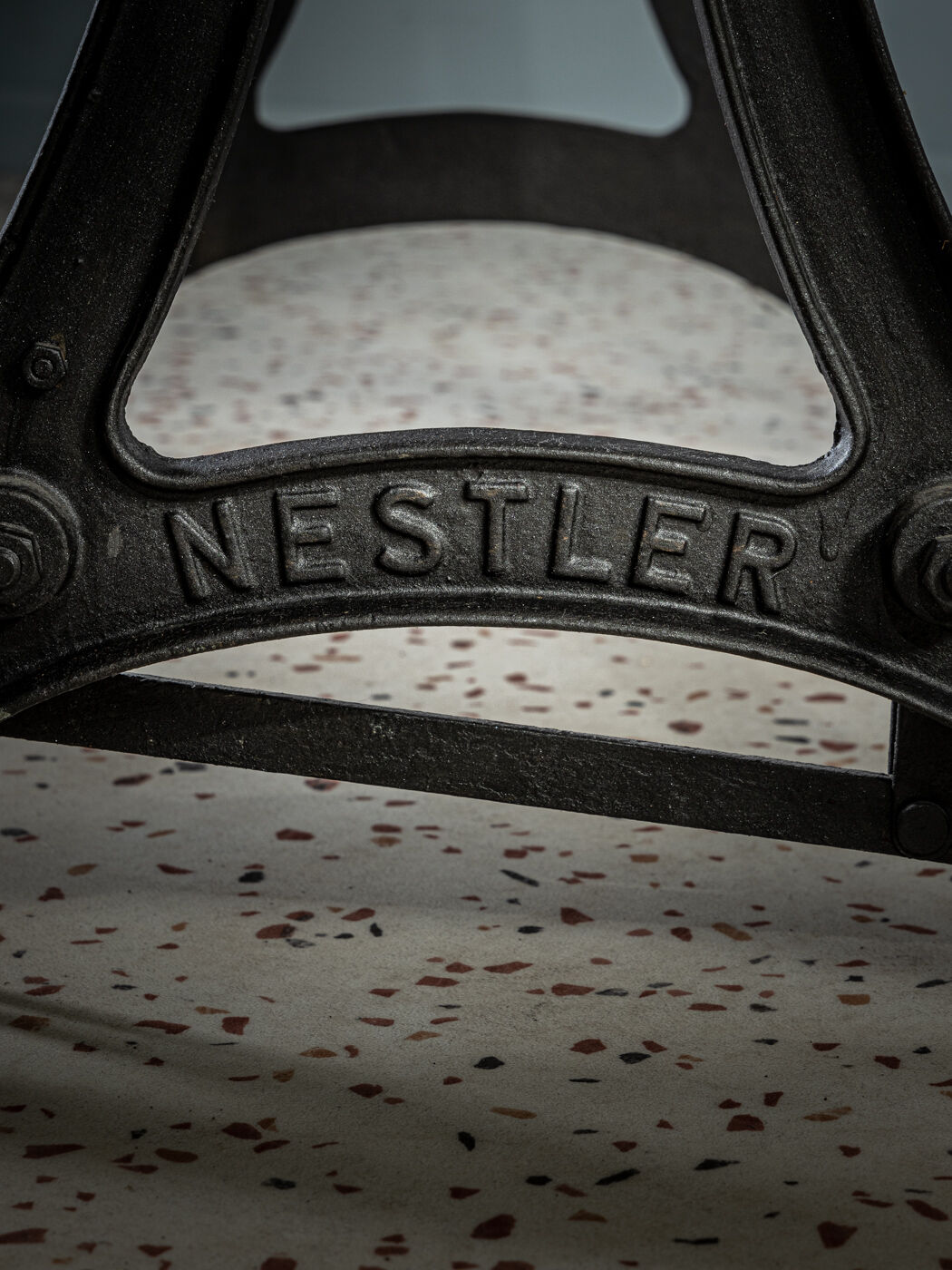 Unique drawing table, nestler