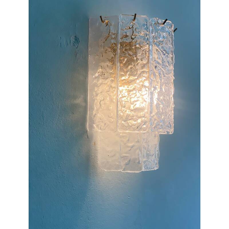 Pair of Contemporary Hammered Strips ”Listelli” Murano Glass Gold Wall Sconces by Simoeng