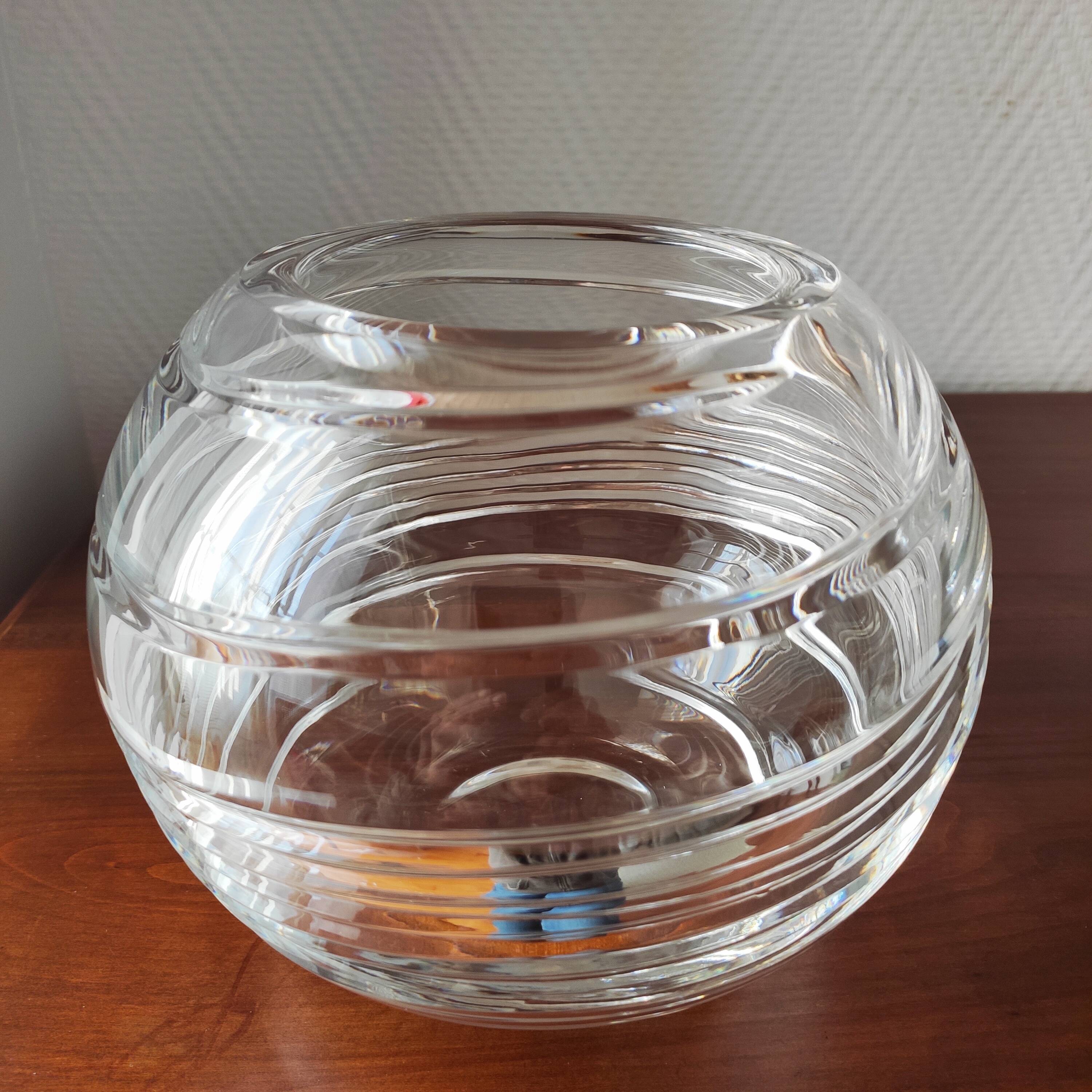 Round crystal vase
