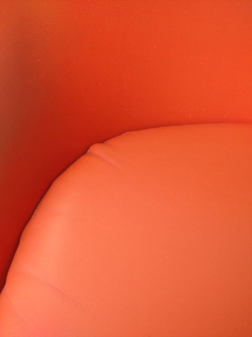 Chaise baquet vintage orange (plastique + cuir)