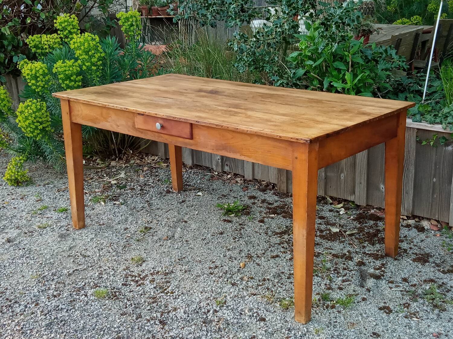 Farmhouse table for 4/6 people