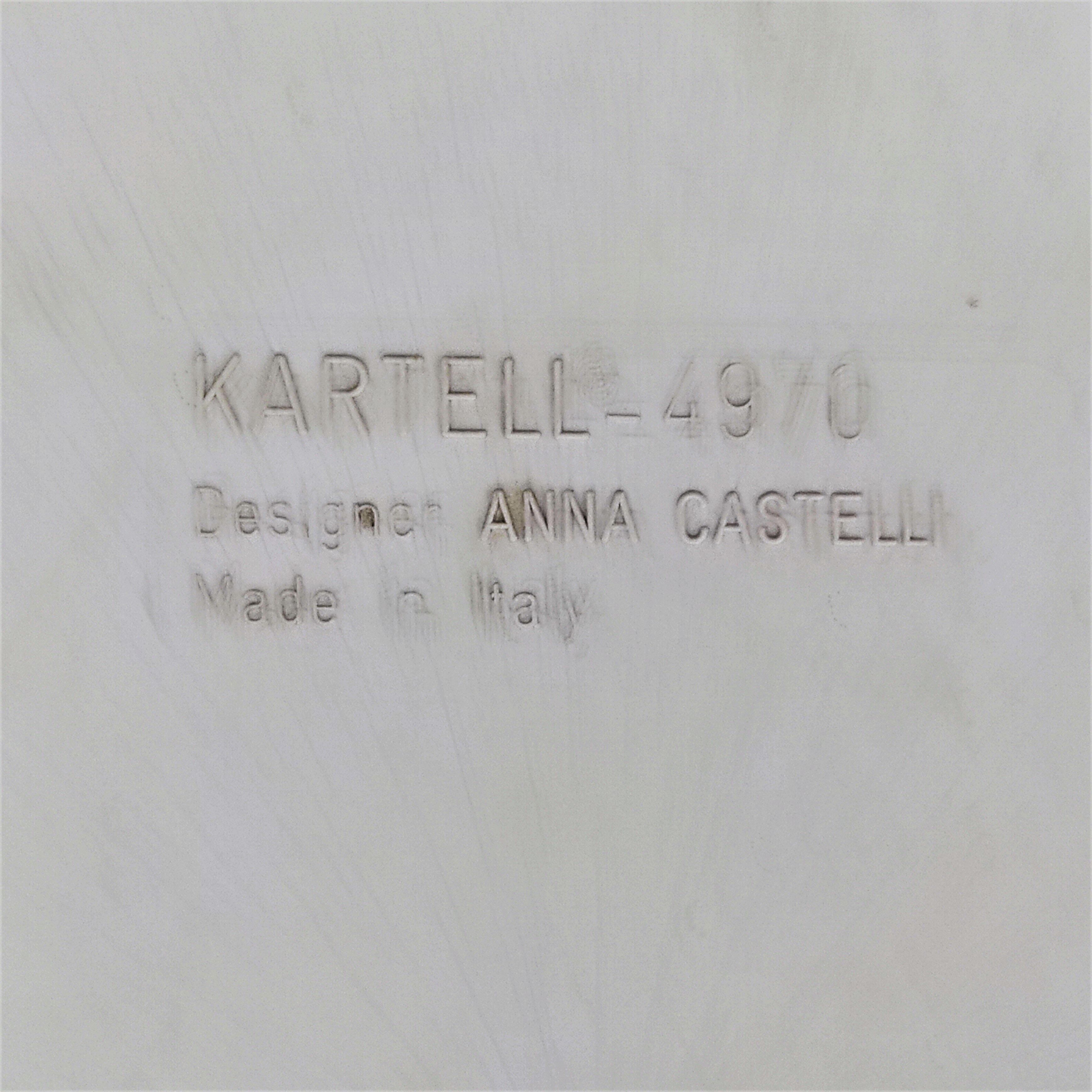 White plastic furniture kartell 4970 by anna castelli