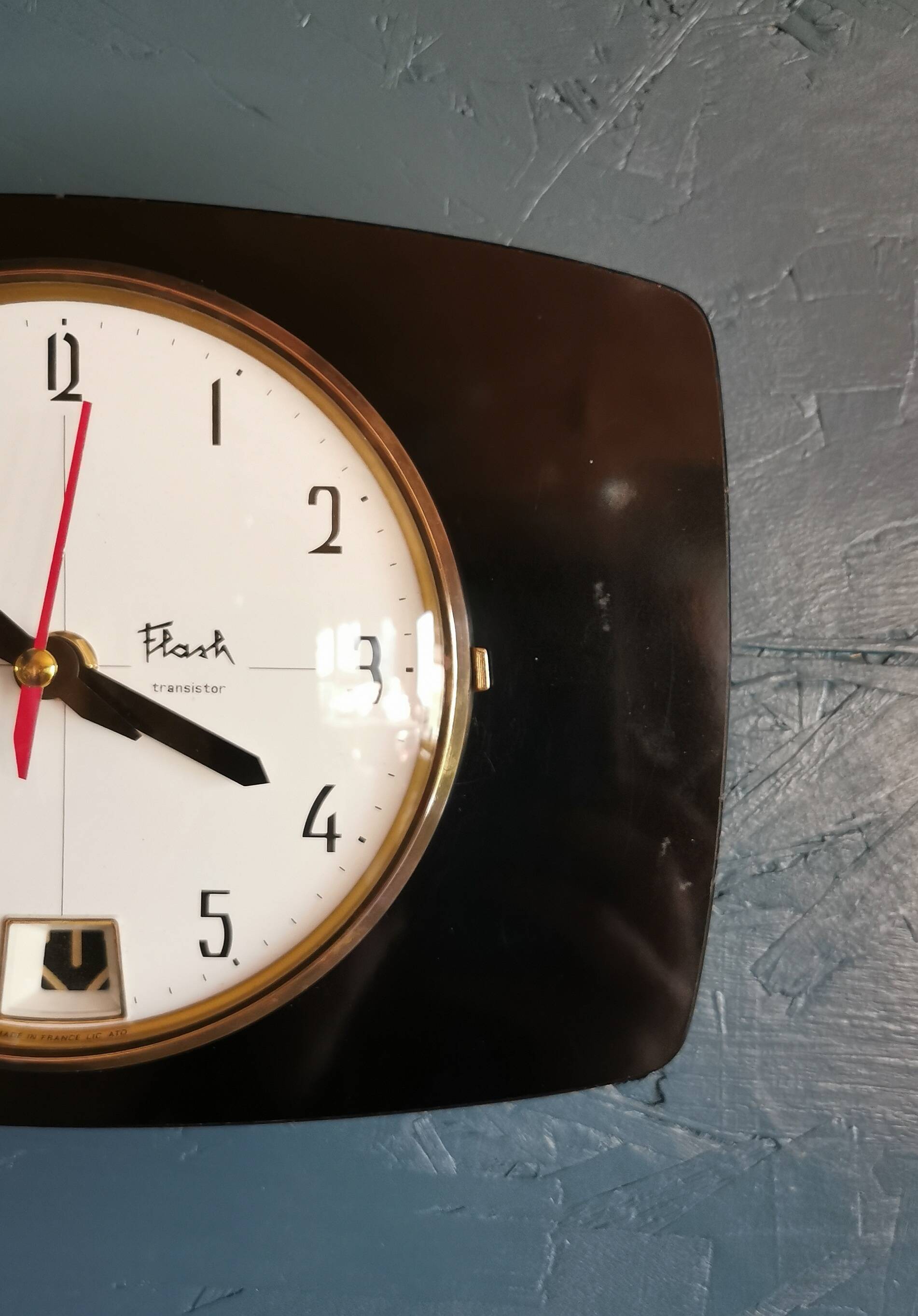 Vintage formica clock rectangular silent wall pendulum "Black transistor flash"