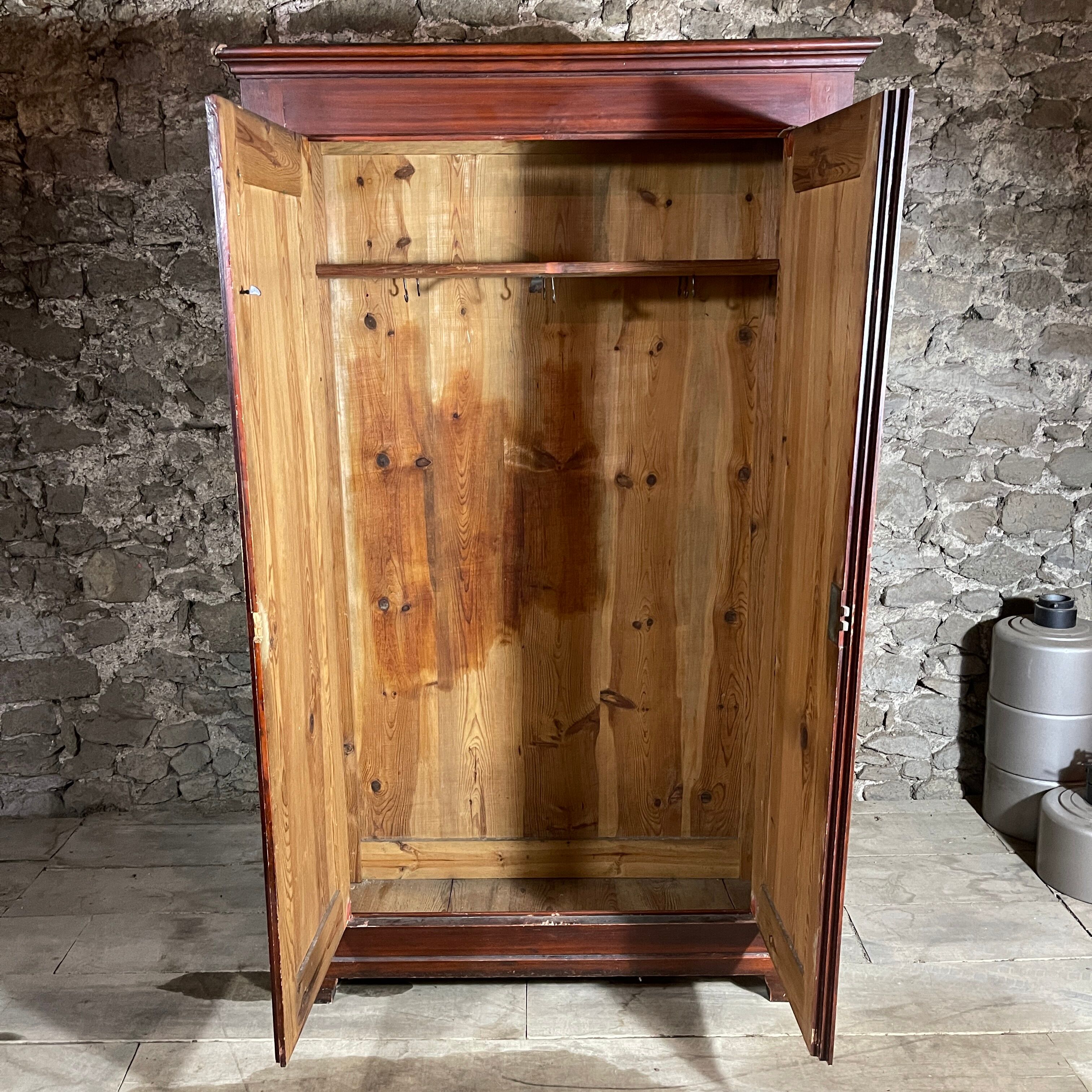 Parisian style wardrobe