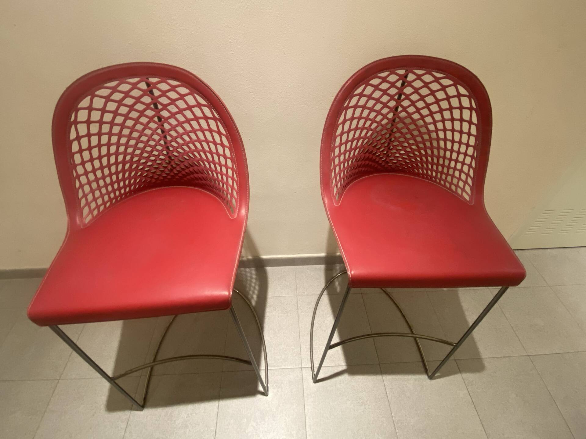2 tabourets de bar MIJD Guapa rouge