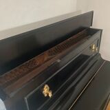 Piano droit noir