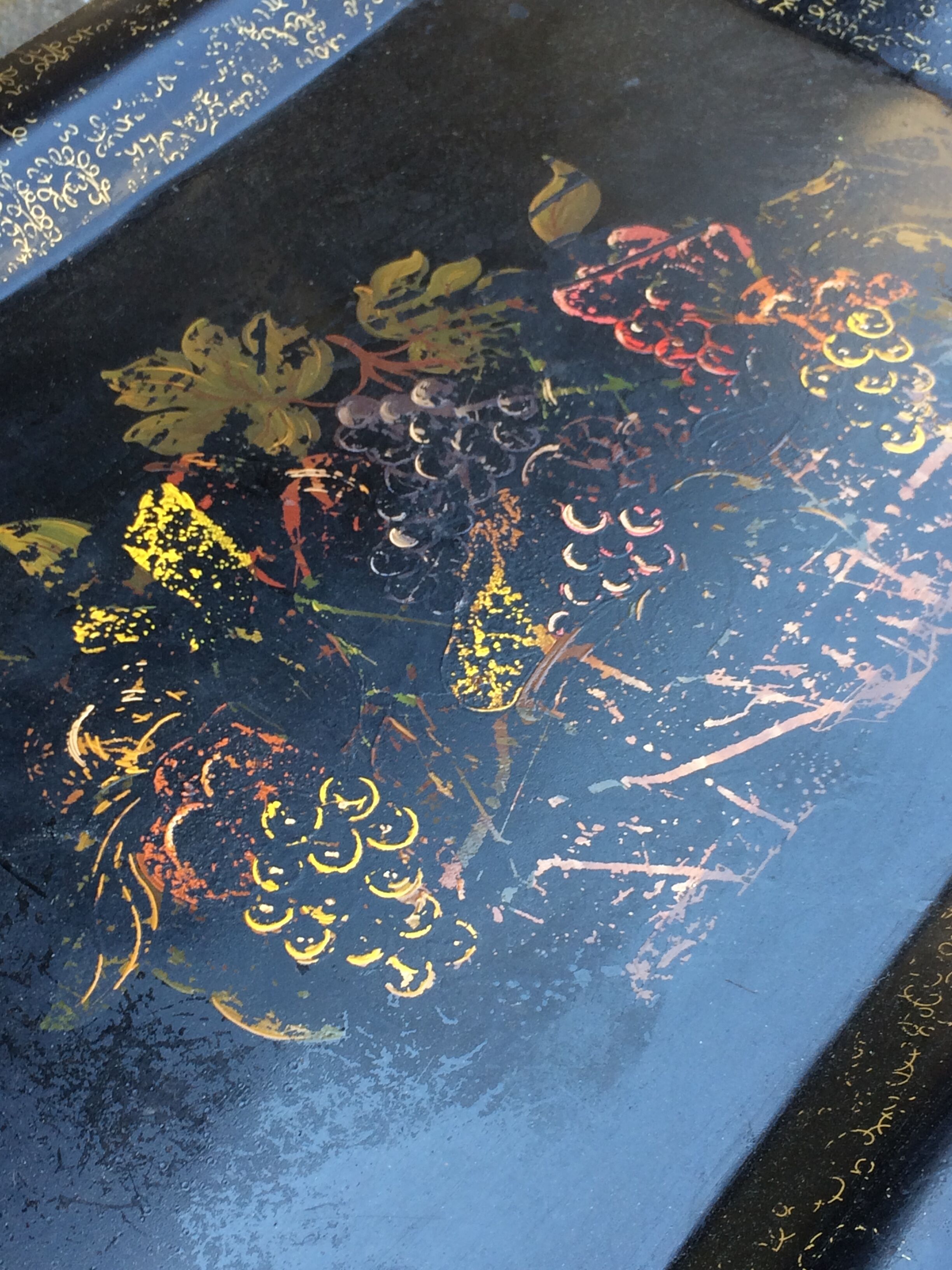 Painted iron tray and folding coffee table foot