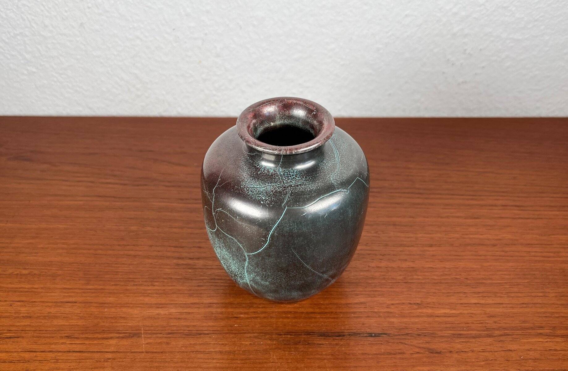German studio pottery vase Art Deco by Richard Uhlemeyer, 1940s.